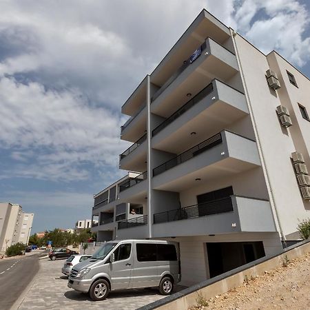 מאקרסקה Luxury Apartment Adriasun Free Beach Parking מראה חיצוני תמונה