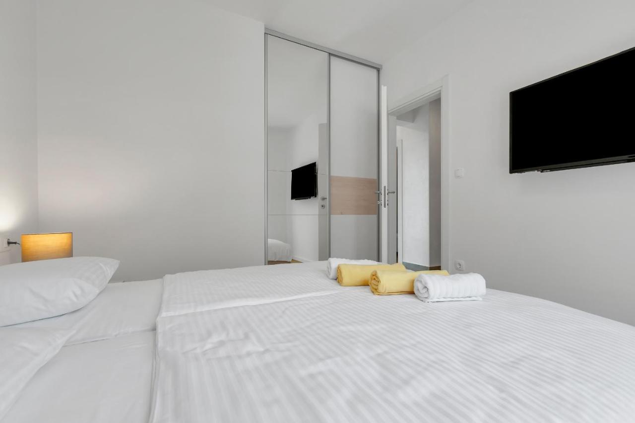 מאקרסקה Luxury Apartment Adriasun Free Beach Parking מראה חיצוני תמונה