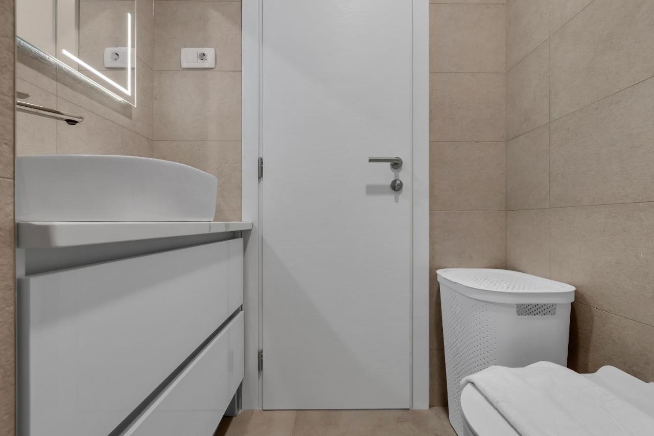 מאקרסקה Luxury Apartment Adriasun Free Beach Parking מראה חיצוני תמונה