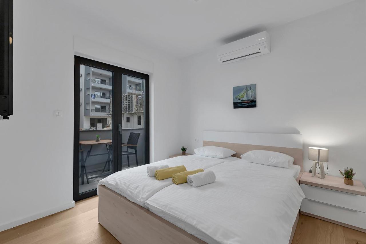 מאקרסקה Luxury Apartment Adriasun Free Beach Parking מראה חיצוני תמונה
