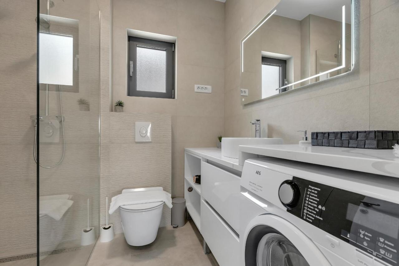 מאקרסקה Luxury Apartment Adriasun Free Beach Parking מראה חיצוני תמונה